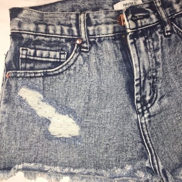 Forever 21 Denim Shorts - Picture 5 of 5